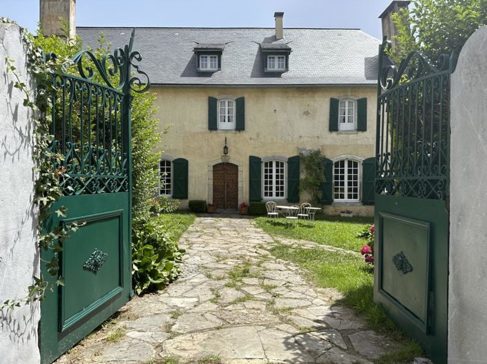 Image No.1-5 Bed House for sale