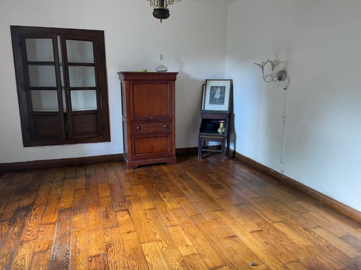 Image No.5-5 Bed House for sale