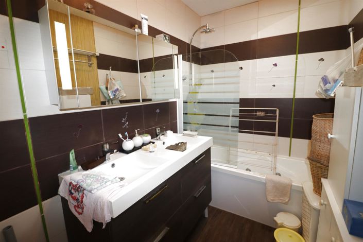 Image No.11-3 Bed House for sale