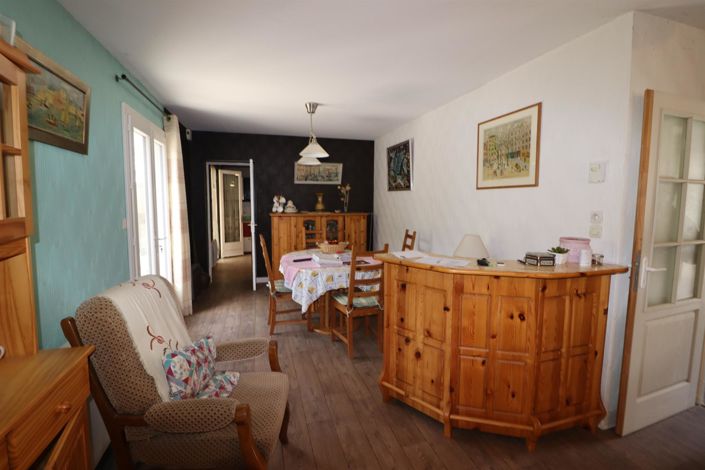 Image No.9-3 Bed House for sale