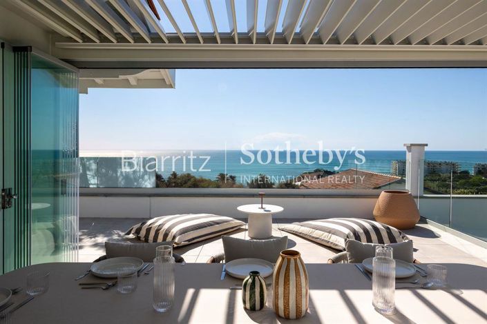 Image No.1-5 Bed Property for sale