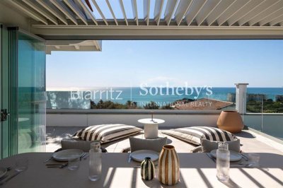 1 - Biarritz, Property