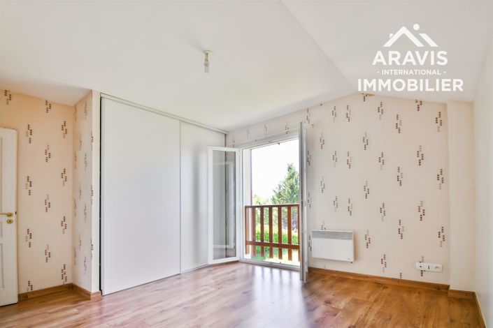 Image No.12-4 Bed House for sale