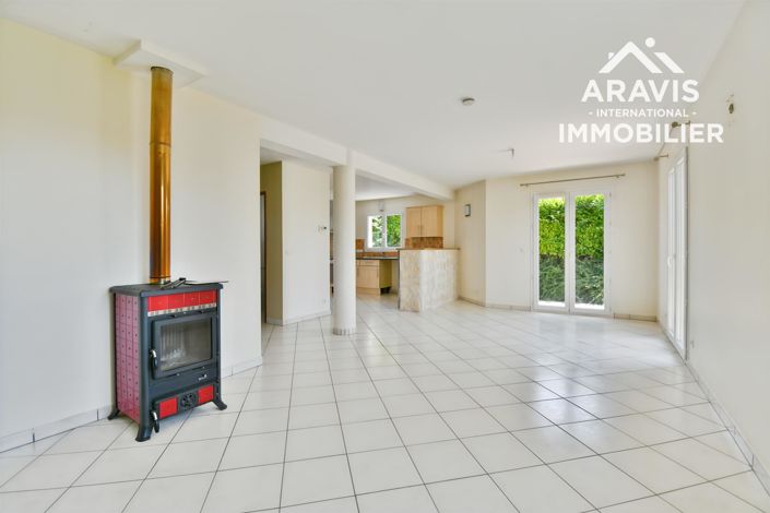 Image No.2-4 Bed House for sale