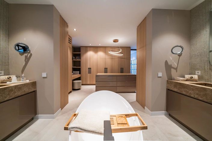 Image No.17-7 Bed House for sale