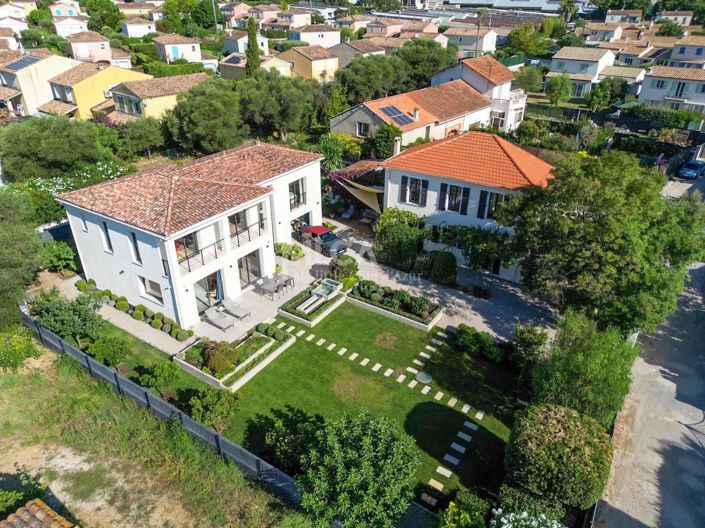 Image No.19-6 Bed House for sale