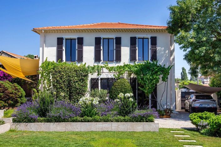 Image No.4-6 Bed House for sale