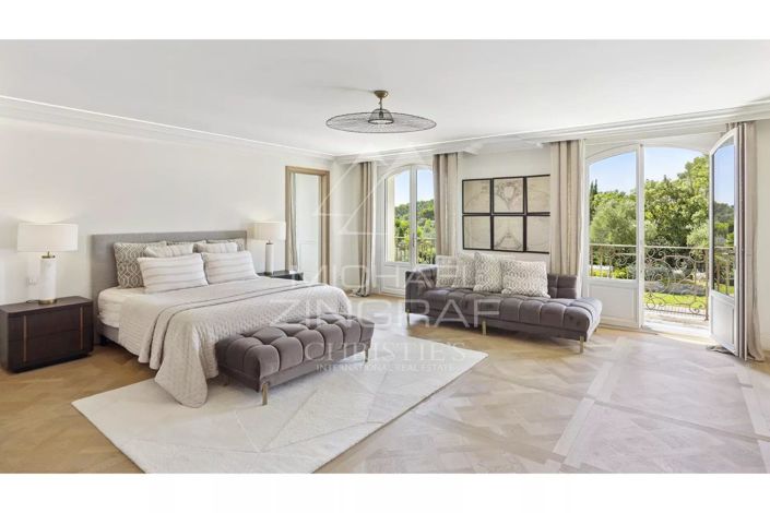 Image No.8-5 Bed House for sale