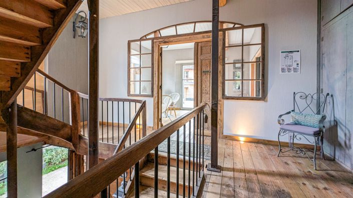 Image No.5-10 Bed House for sale