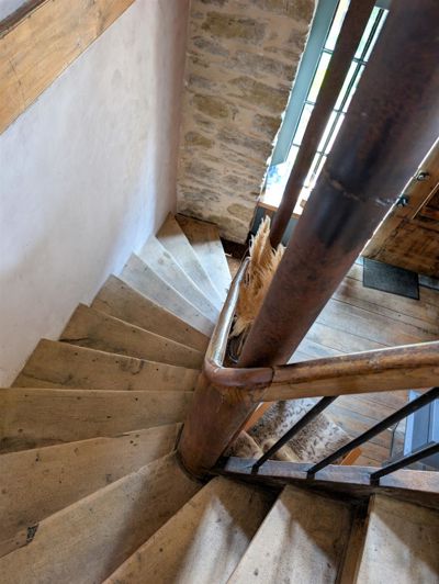 Image No.8-10 Bed House for sale