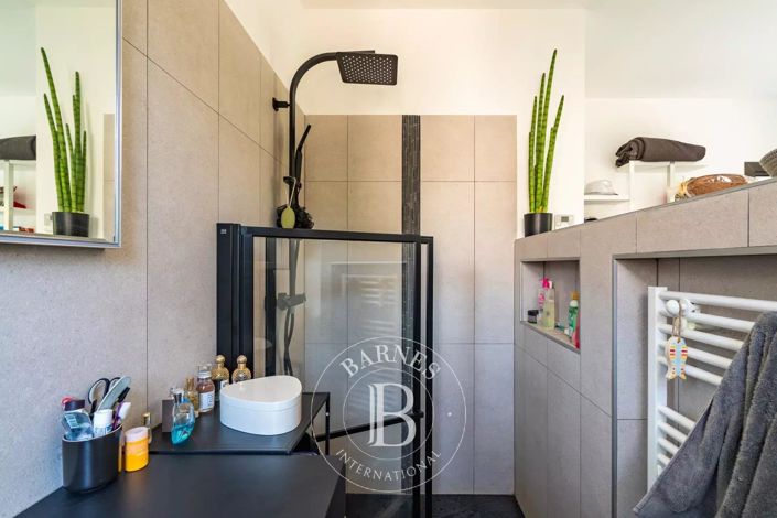 Image No.11-4 Bed House for sale