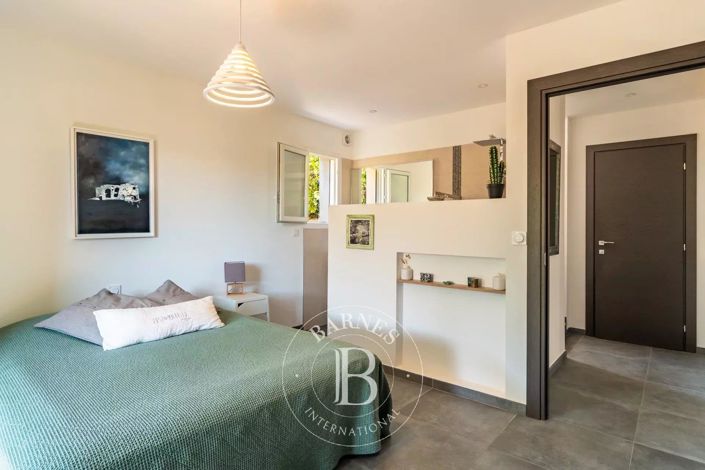 Image No.14-4 Bed House for sale