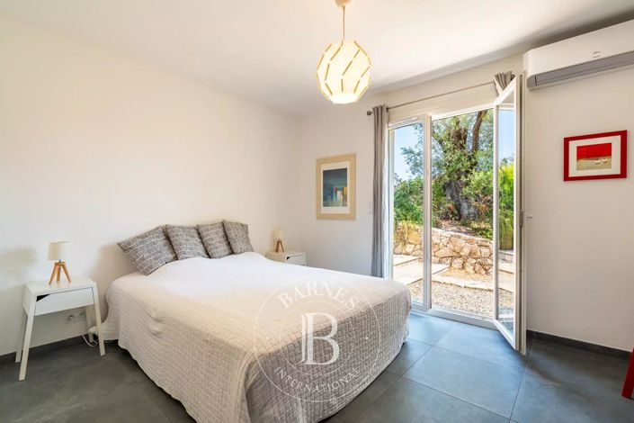 Image No.16-4 Bed House for sale