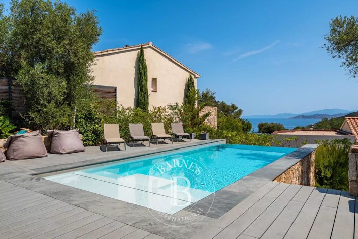 Image No.2-4 Bed House for sale