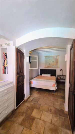 Image No.10-3 Bed House for sale