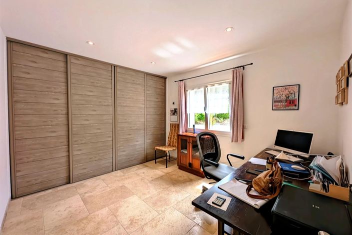 Image No.13-5 Bed House for sale