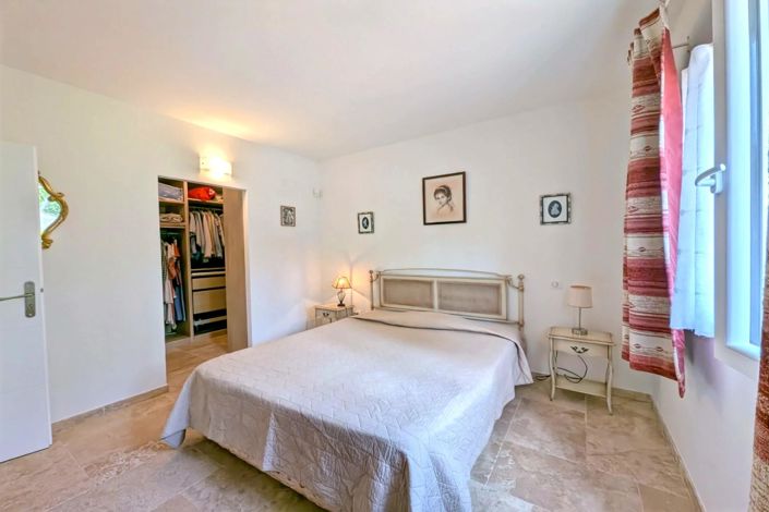 Image No.15-5 Bed House for sale