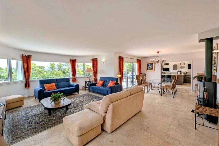 Image No.7-5 Bed House for sale