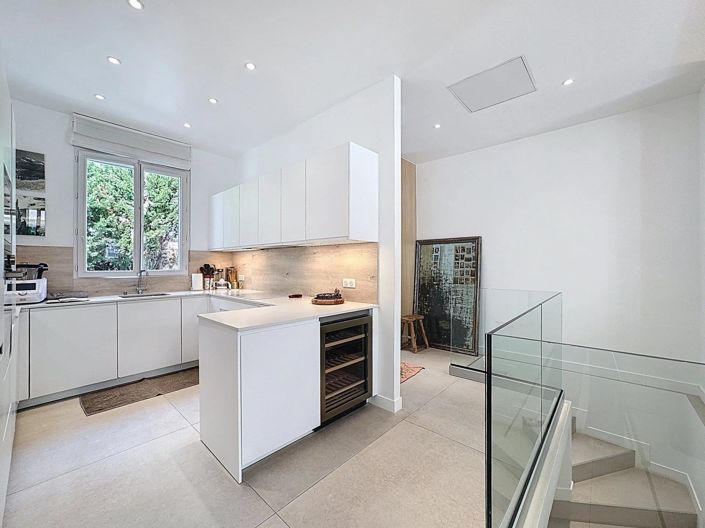 Image No.13-3 Bed House for sale