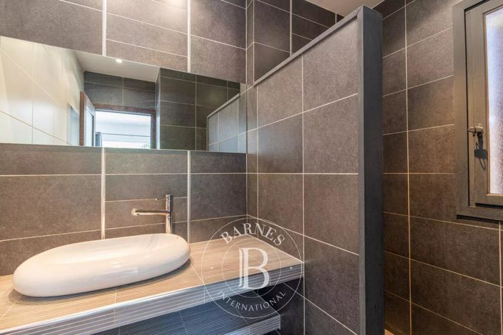 Image No.14-4 Bed House for sale