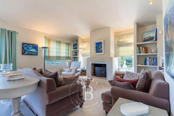 Image No.5-4 Bed House for sale