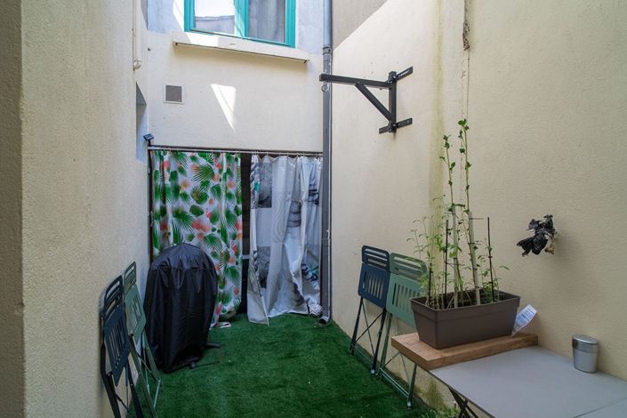 Image No.10-3 Bed House for sale