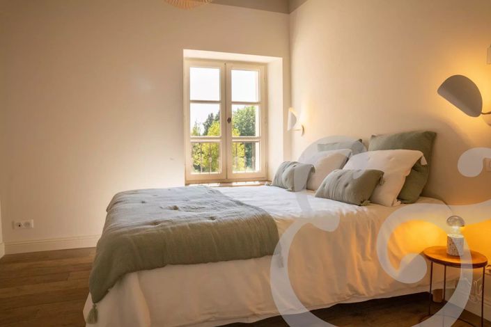 Image No.18-5 Bed House for sale