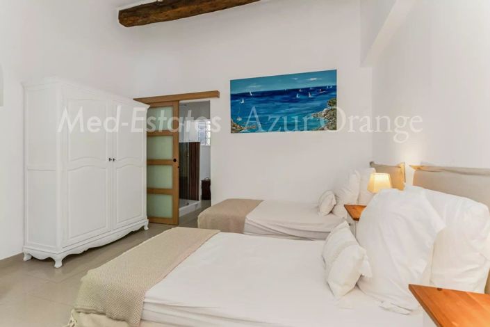 Image No.23-8 Bed House for sale