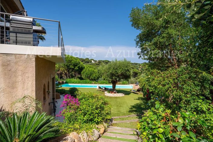 Image No.40-8 Bed House for sale