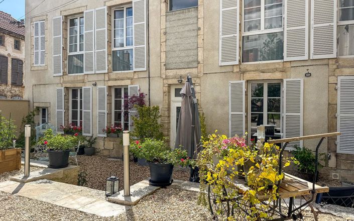 Image No.1-5 Bed Property for sale