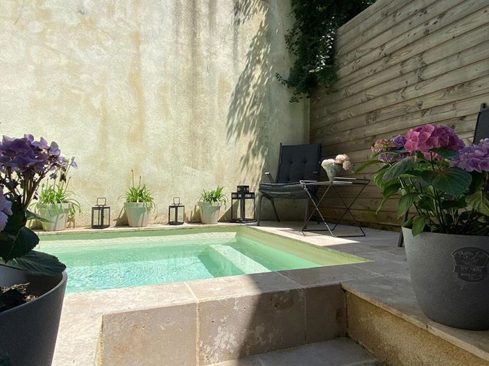 Image No.17-5 Bed Property for sale