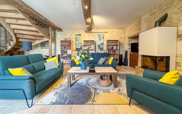 Image No.2-5 Bed Property for sale