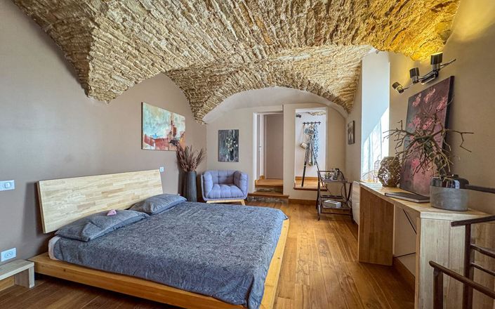 Image No.3-5 Bed Property for sale