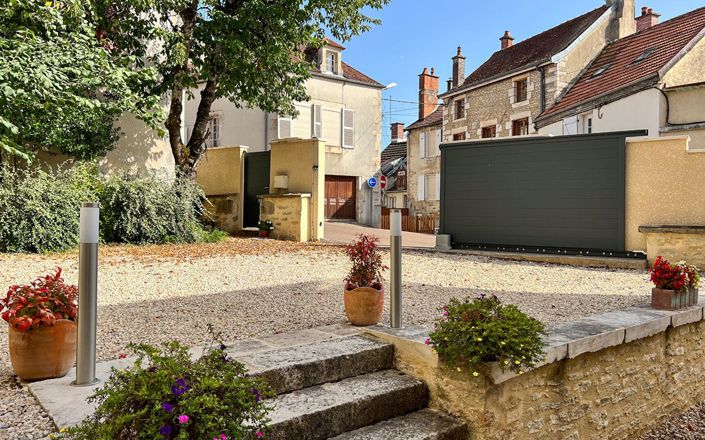 Image No.8-5 Bed Property for sale