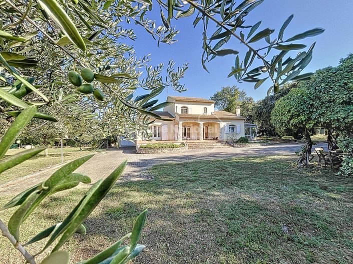 Image No.1-4 Bed House for sale