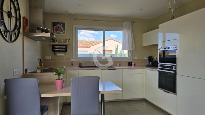 Image No.8-3 Bed House for sale