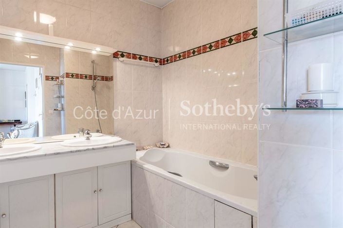 Image No.11-3 Bed Apartment for sale