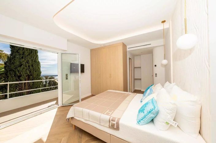 Image No.10-3 Bed Apartment for sale