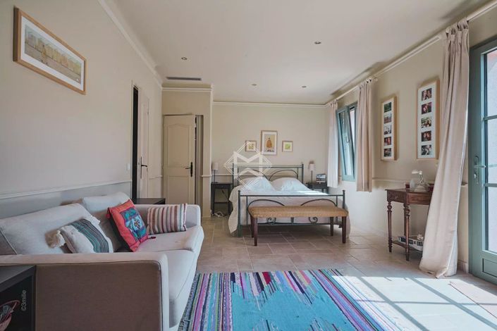 Image No.10-8 Bed House for sale