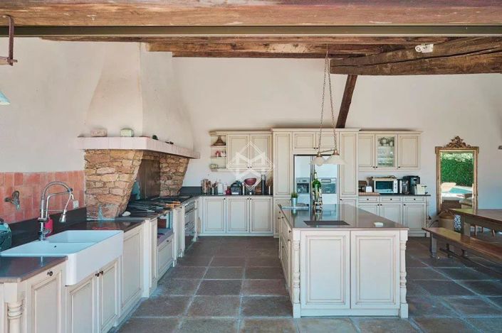 Image No.17-8 Bed House for sale