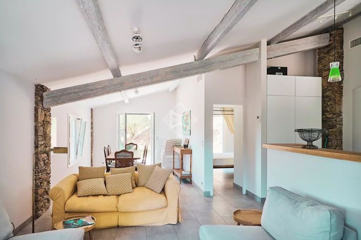 Image No.19-8 Bed House for sale