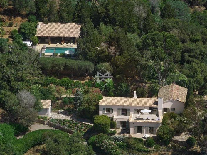 Image No.3-8 Bed House for sale