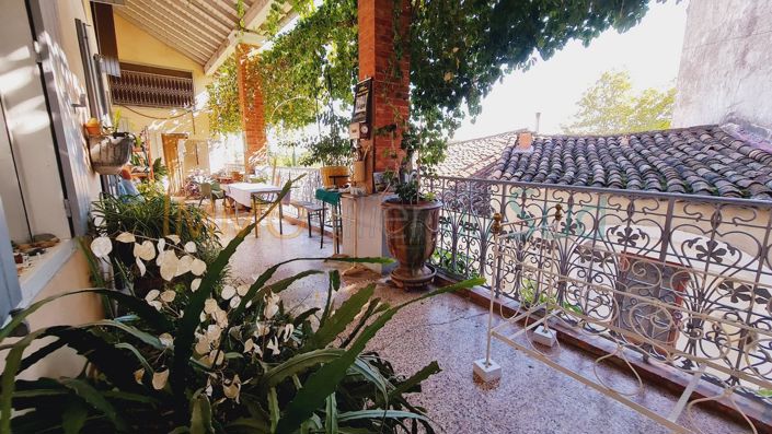 Image No.8-5 Bed House for sale