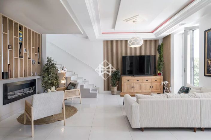 Image No.16-5 Bed House for sale