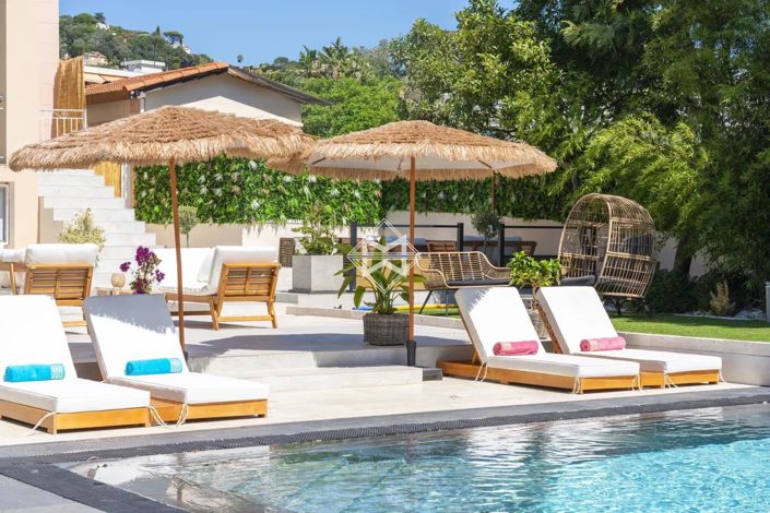 Image No.8-5 Bed House for sale