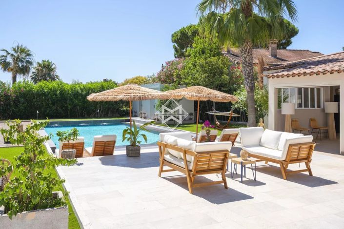 Image No.9-5 Bed House for sale