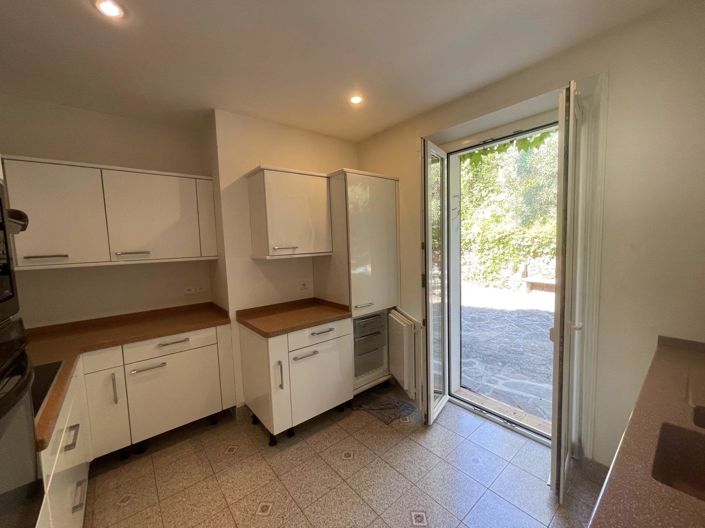 Image No.16-3 Bed House for sale