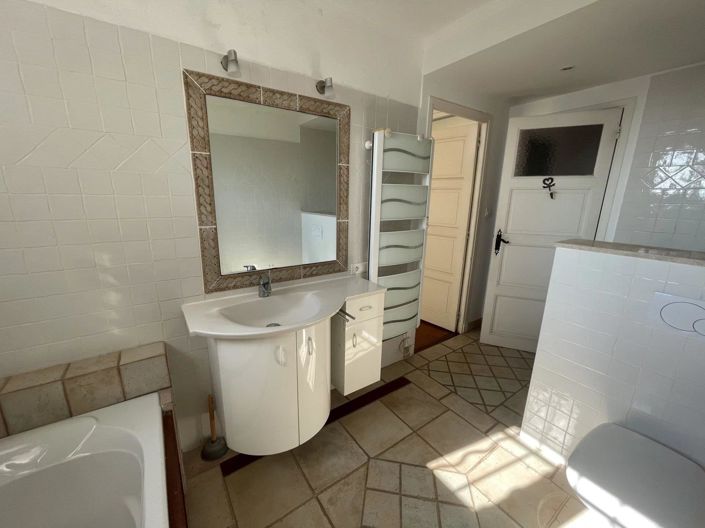 Image No.17-3 Bed House for sale