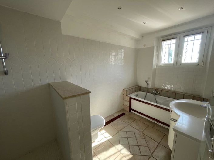 Image No.18-3 Bed House for sale