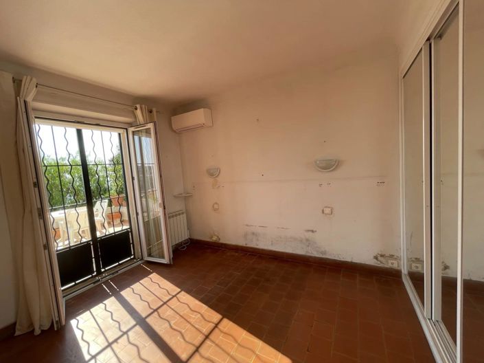 Image No.19-3 Bed House for sale